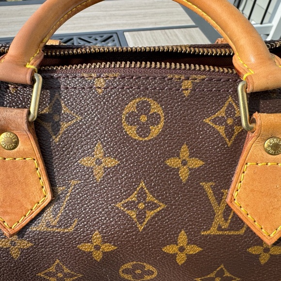 Louis Vuitton Brown Monogram Speedy 30 Handbag - Picture 11 of 16